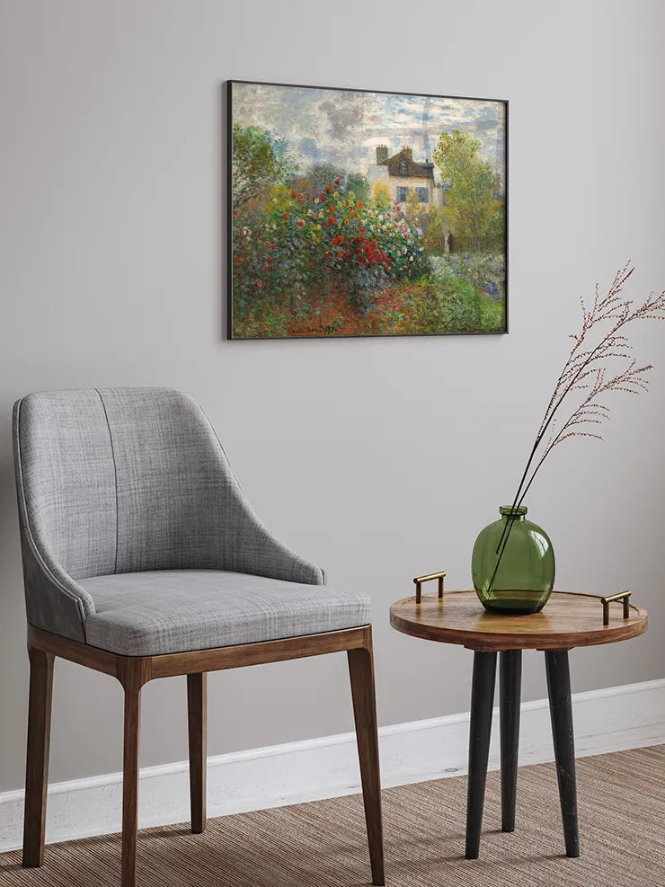 Monet’nin çiçeklerle dolu bahçe görünümü.