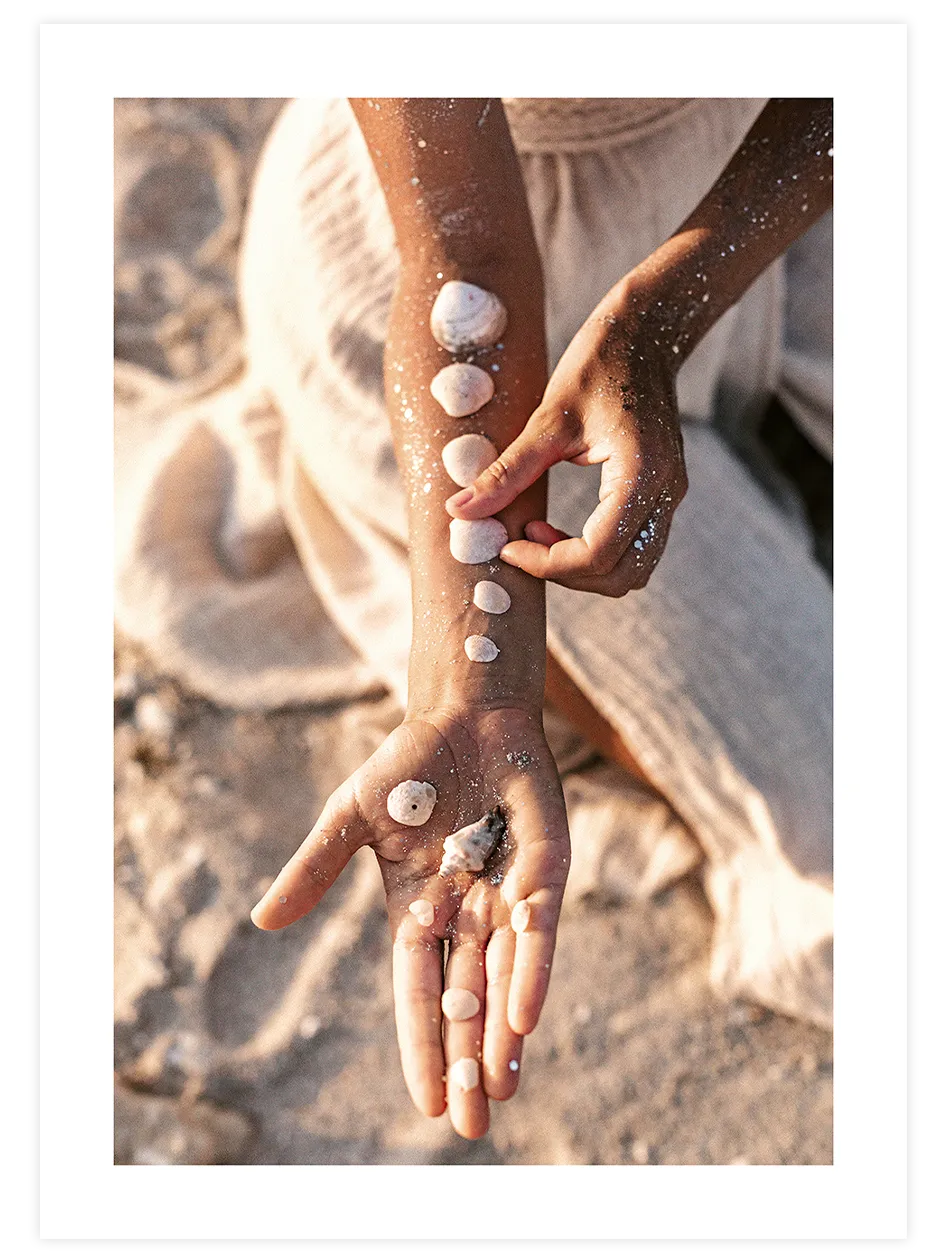 El Üstünde - Art Print
