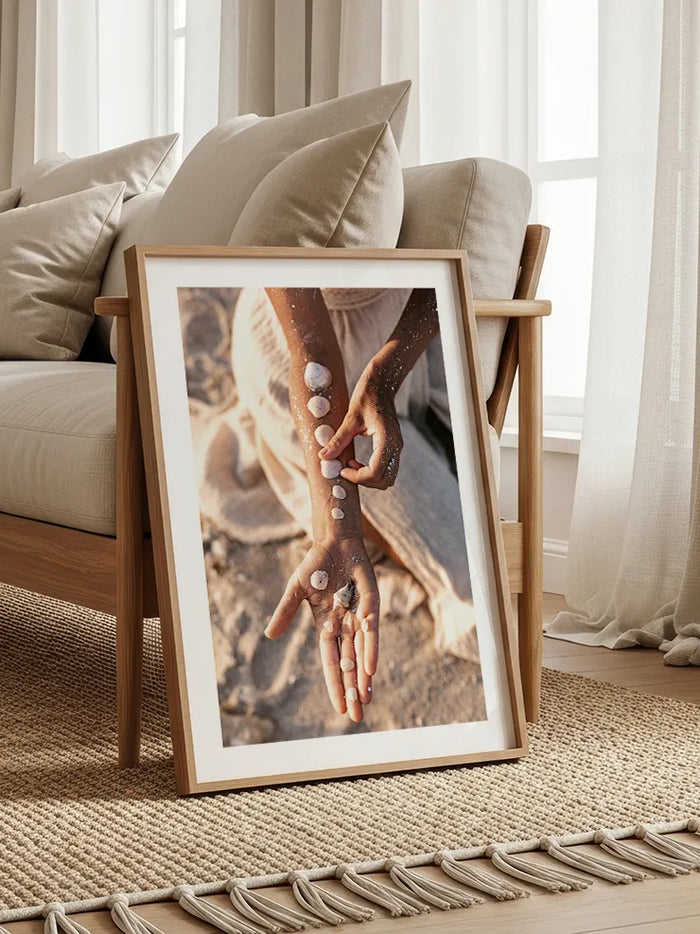 El Üstünde - Art Print