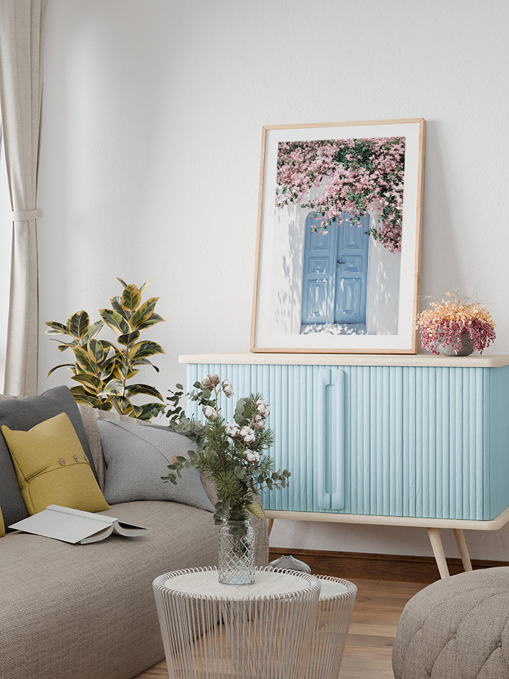 Mavi Kapı Ve Pembe Çiçekler - Art Print Ürün ikincil görseli