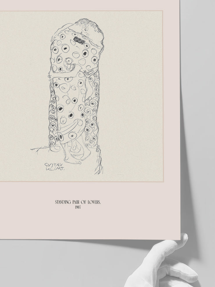 Klimt Ayakta Duran Aşık Çift - Art Print  Poster