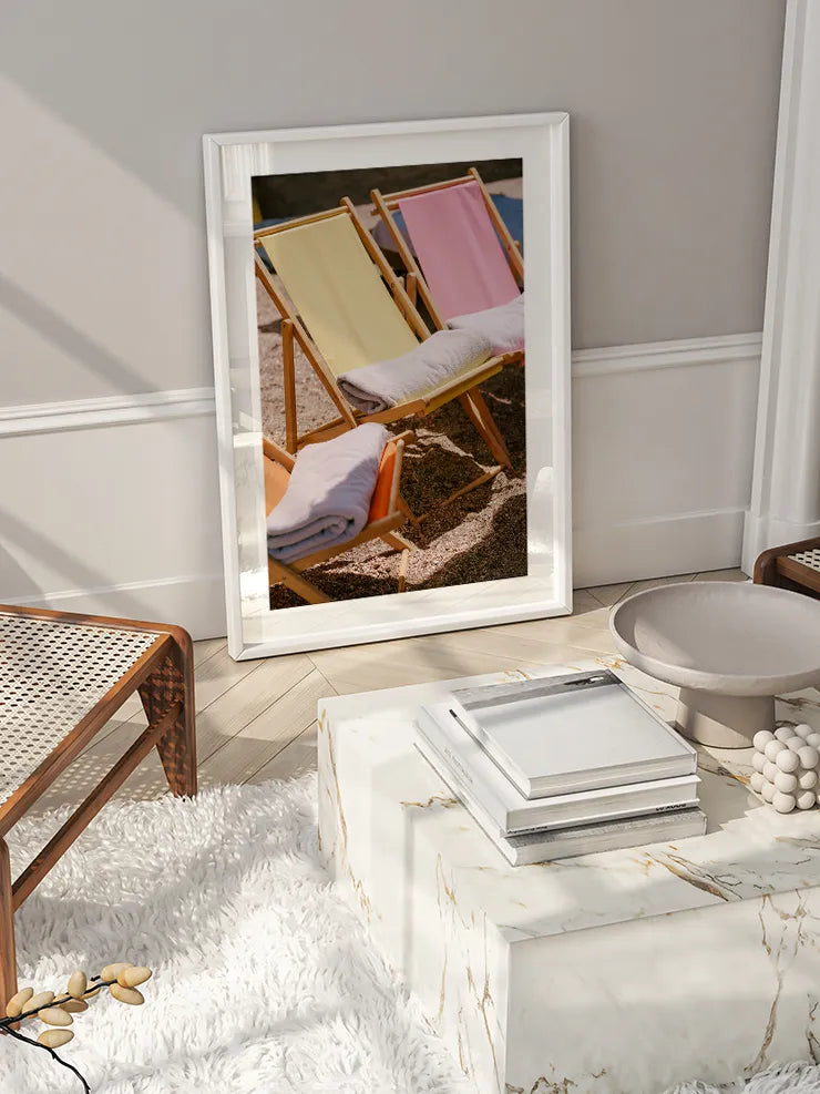 Pastel tonlu plaj şezlongları fotoğraf posteri