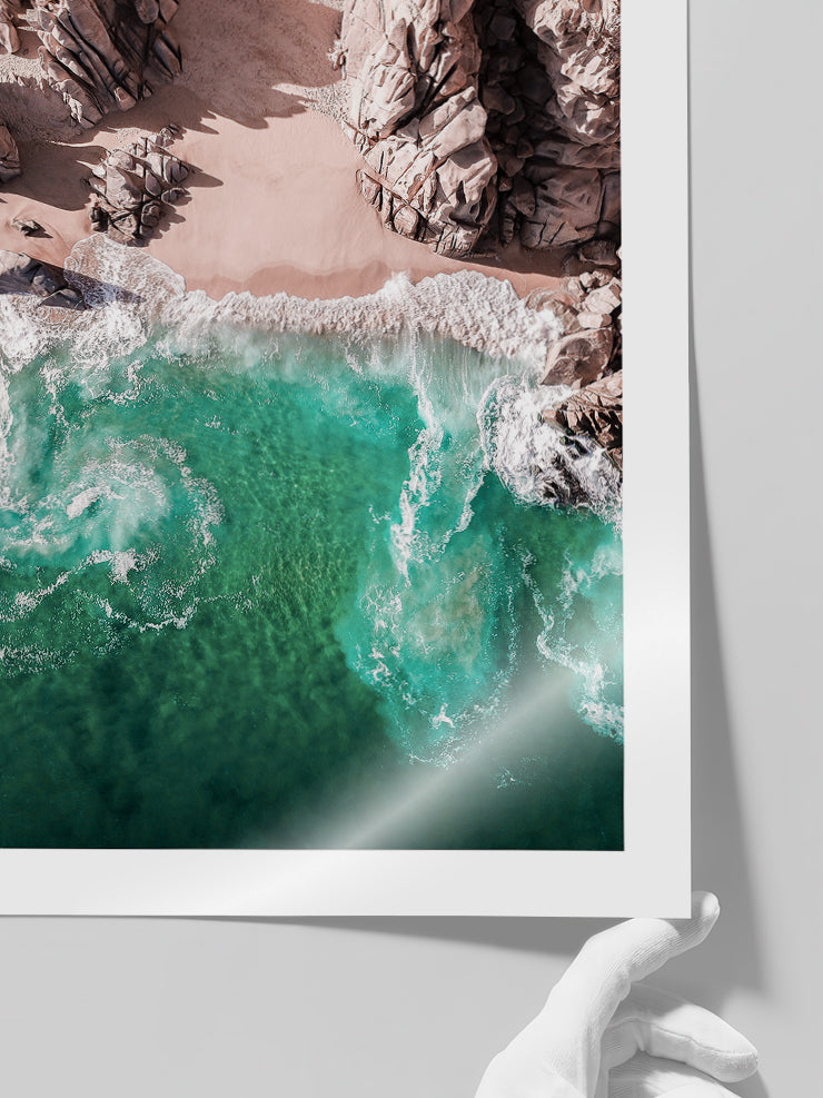 Kayalıklar ve Yeşil Deniz - Art Print