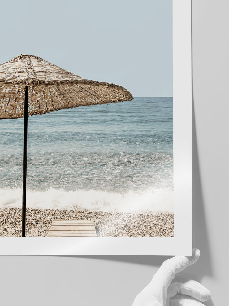 Deniz Ve Plaj Şemsiyesi - Art Print