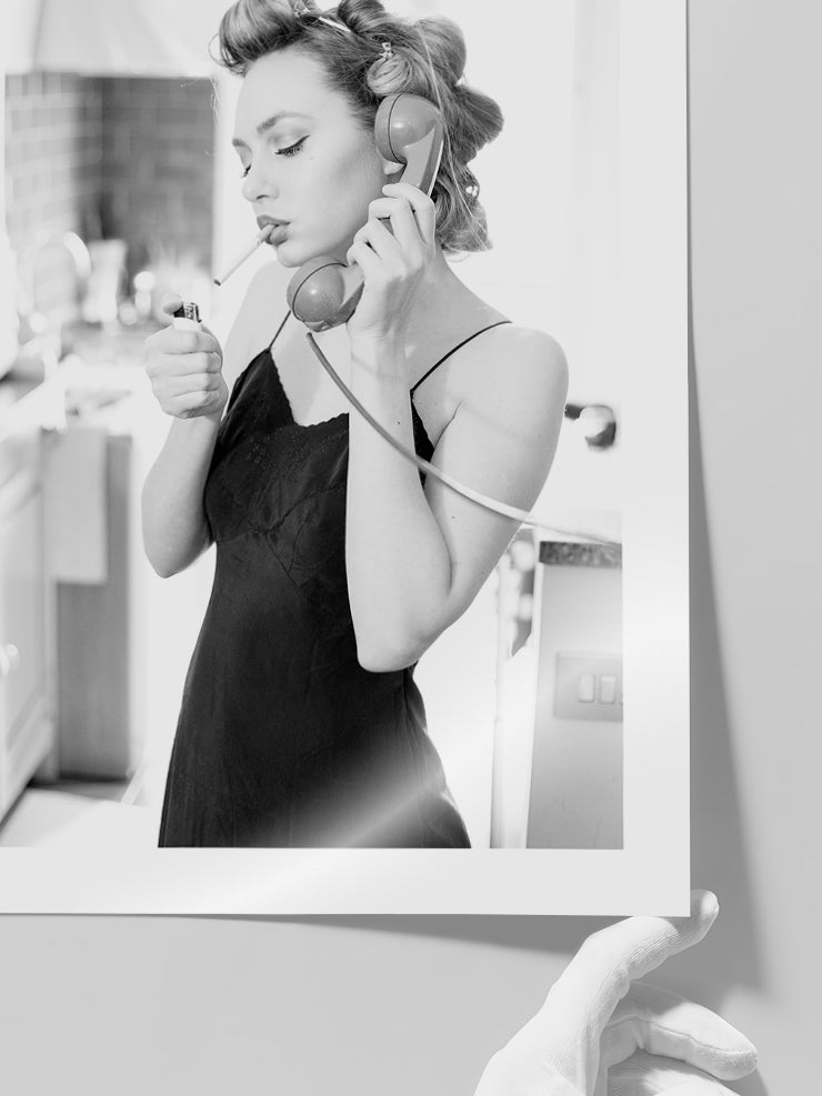 Bigudili Kadın - Art Print