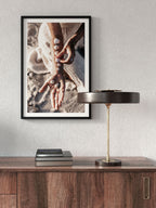 El Üstünde - Art Print