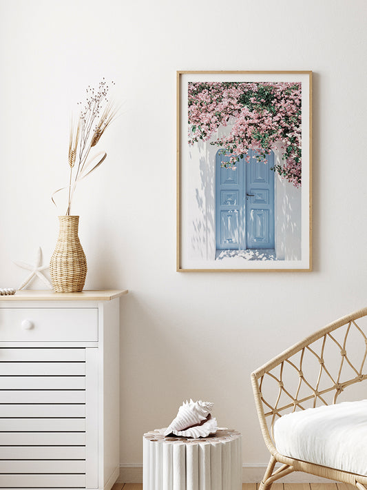 Mavi Kapı Ve Pembe Çiçekler Poster - Giclée Baskı