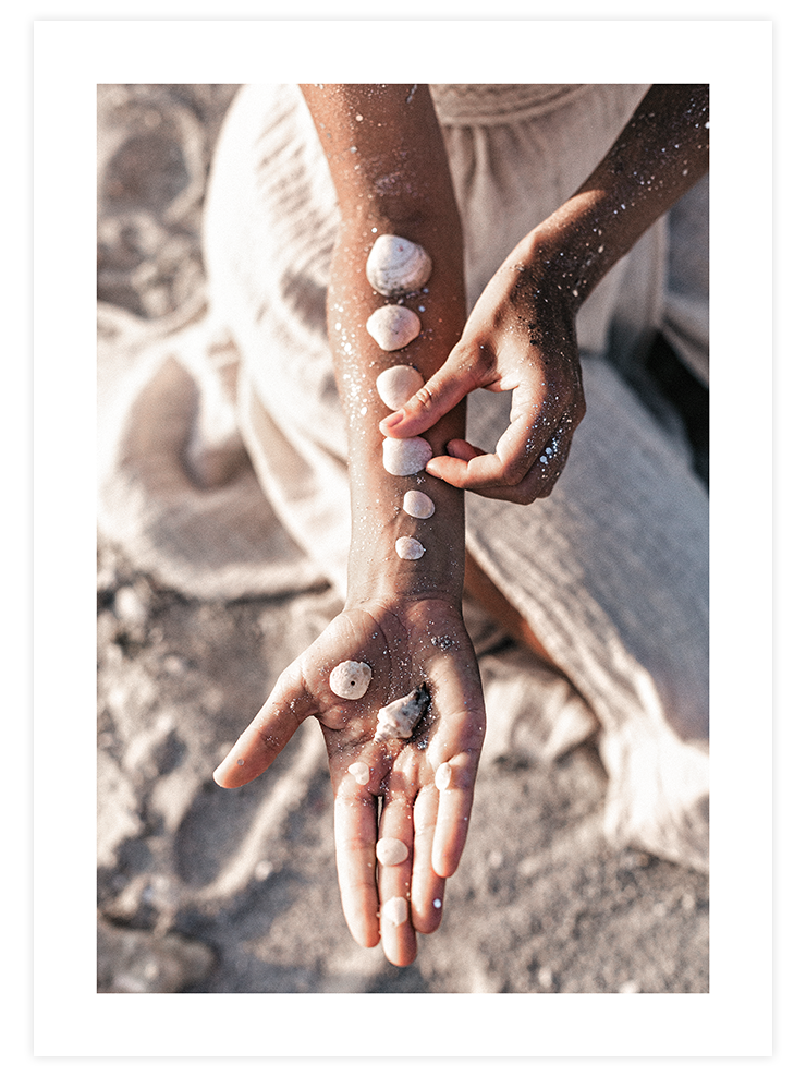 El Üstünde - Art Print