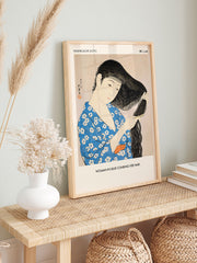 Hashiguchi Woman In Blue Combing Her Hair Poster - Giclée Baskı